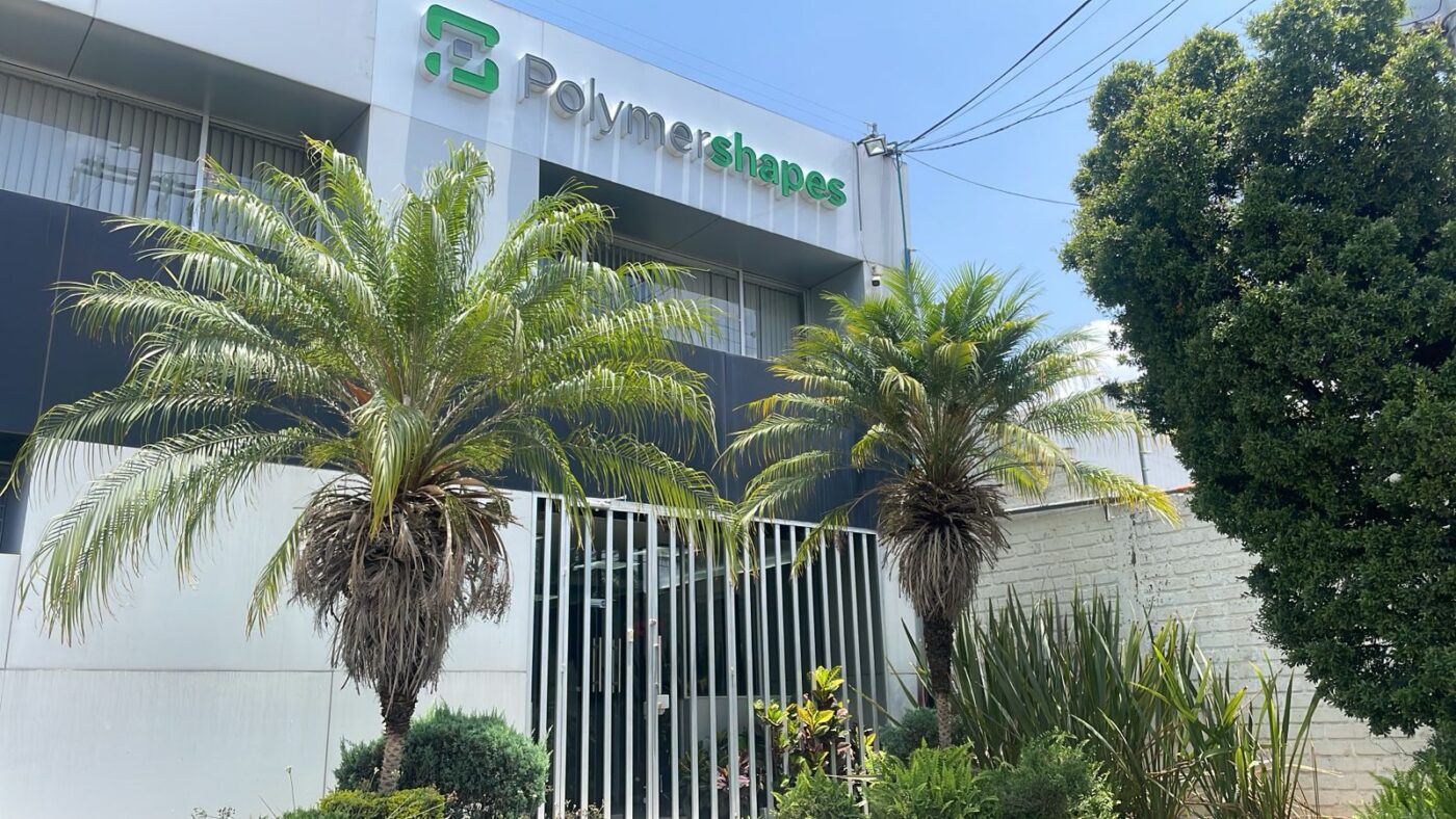 Fachada de Polymershapes Guadalajara distribuidor de acrílico, PVC espumado y policarbonato.