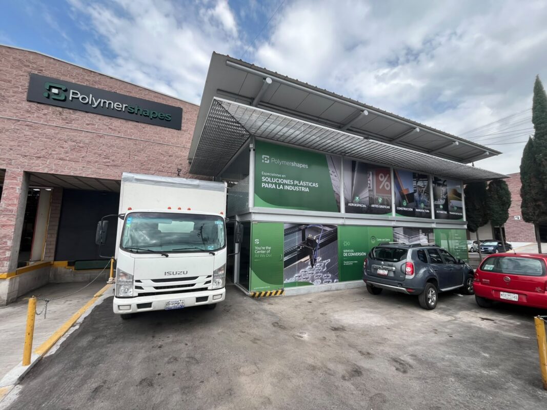 Sucursal Polymershapes con soluciones plásticas industriales y servicios de corte CNC y láser en México